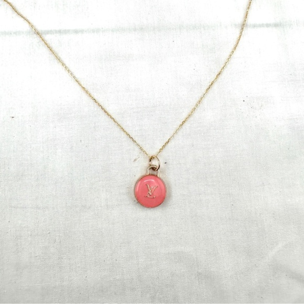 Repurposed necklace with Louis Vuitton round pink zipper pull. - Picture 7 of 8